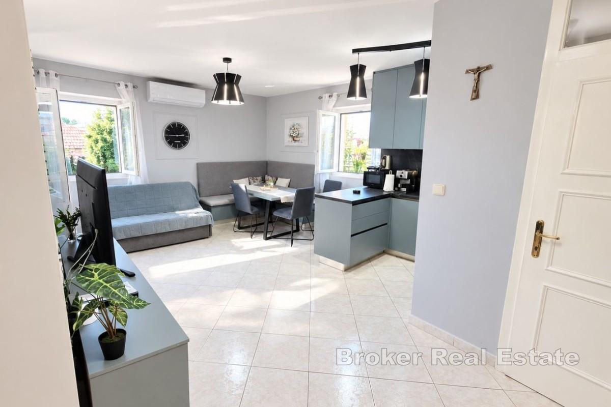 Appartamento con terrazza e vista mare