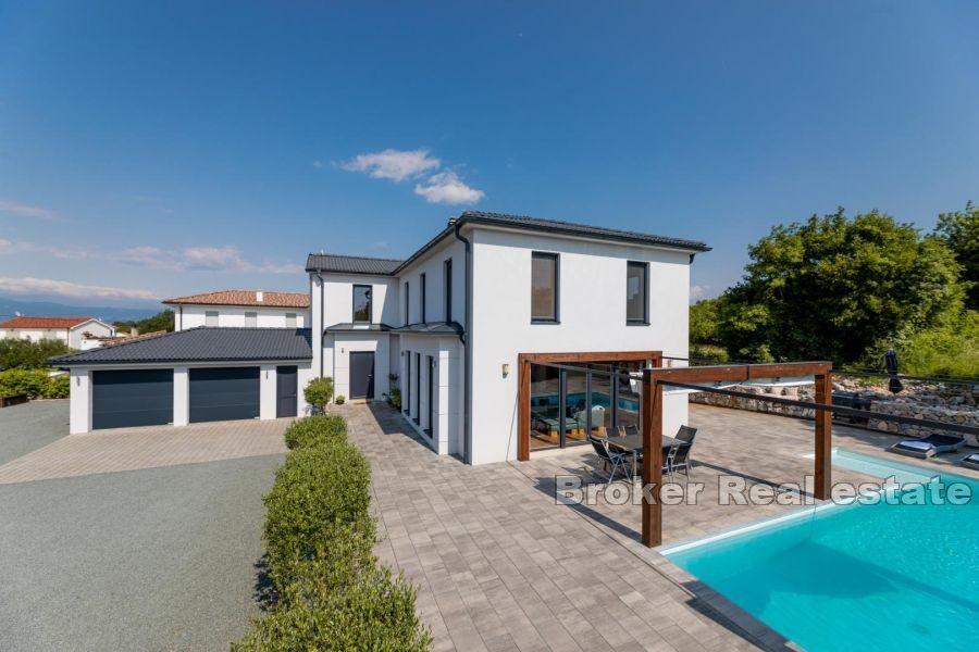 Moderní vila s bazénem