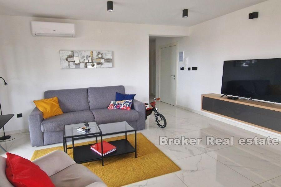 Modernes Apartment mit Meerblick
