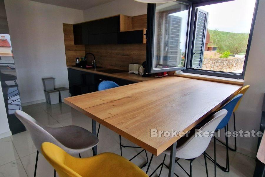 Modernes Apartment mit Meerblick