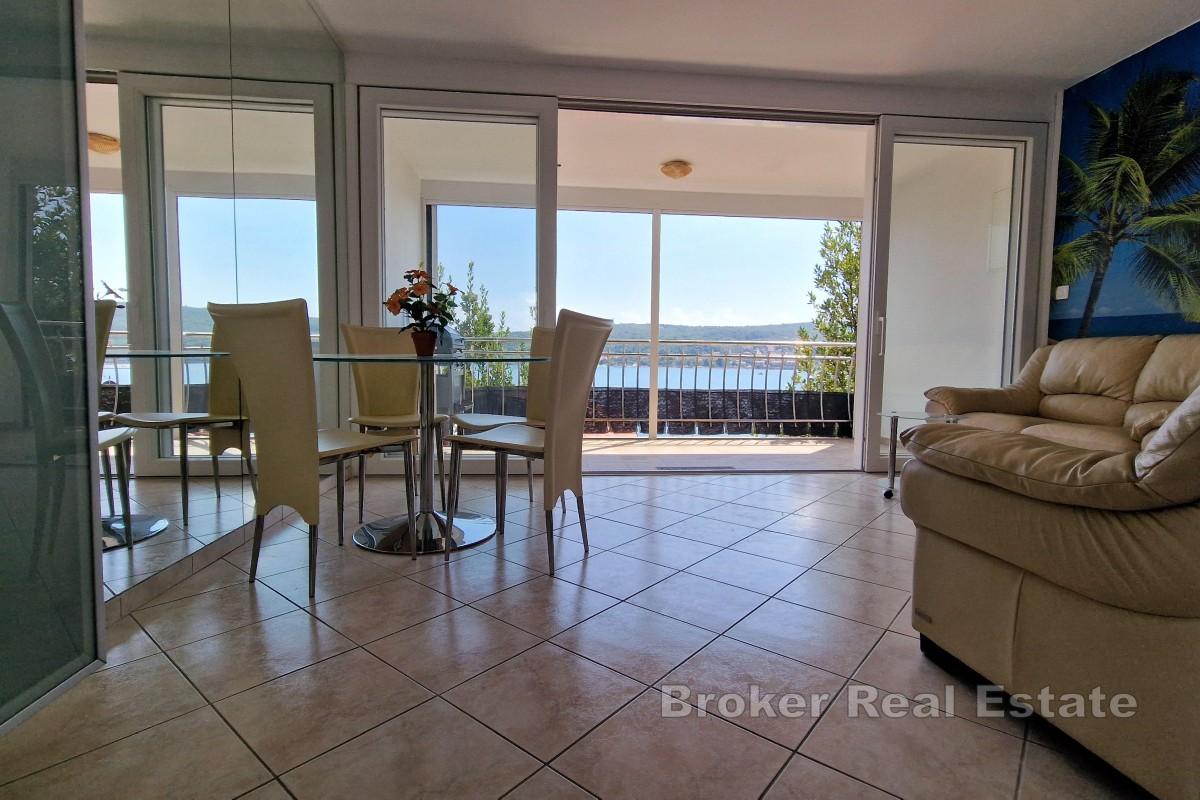 Appartamento duplex con vista mare