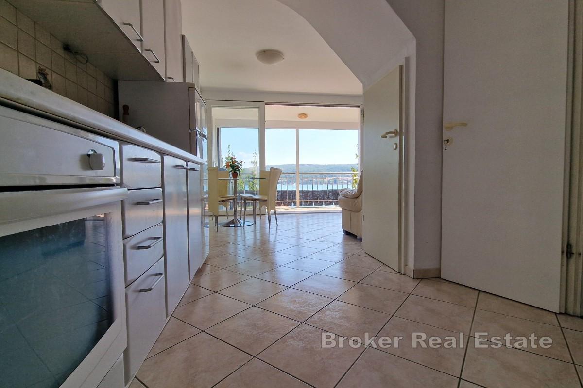 Appartamento duplex con vista mare
