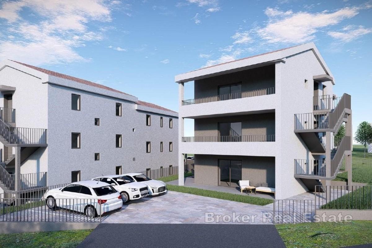 Appartamento con due camere da letto e terrazza in un edificio di nuova costruzione
