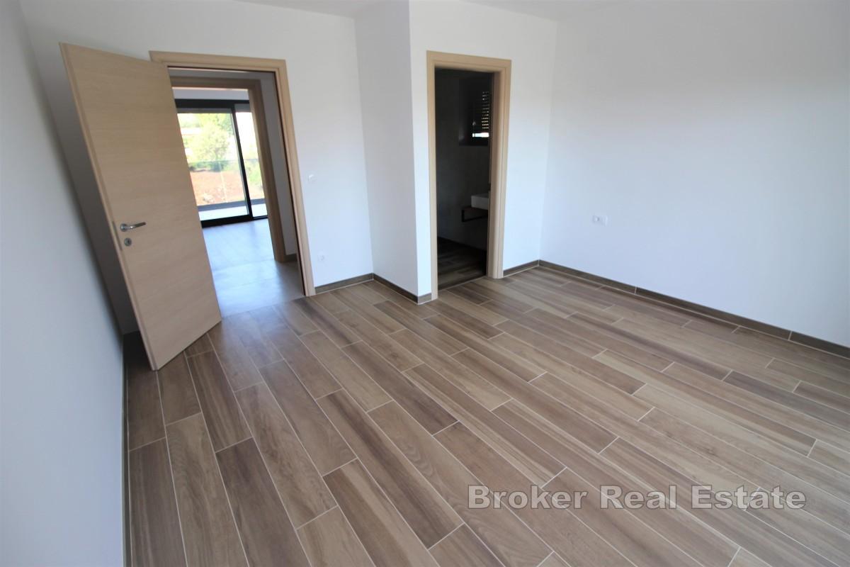 Moderne Maisonette-Wohnung mit Pool