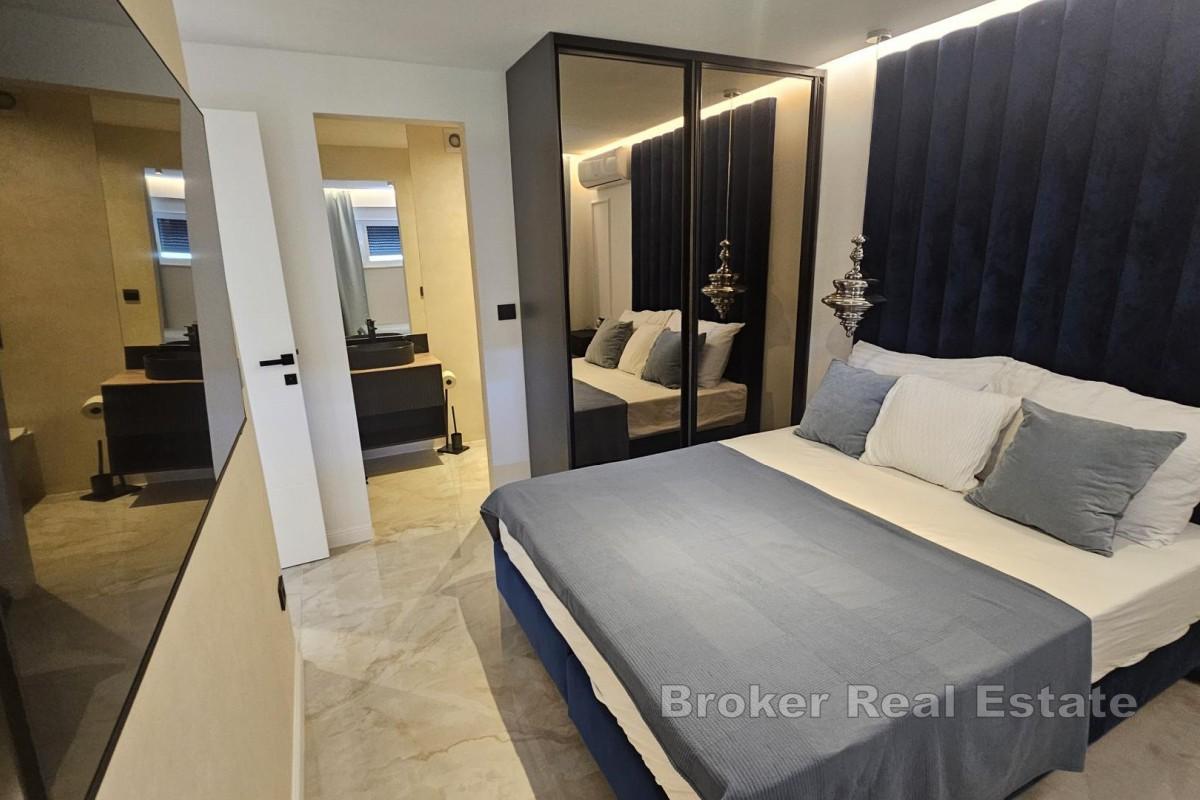 Wohnung mit Pool und Garten