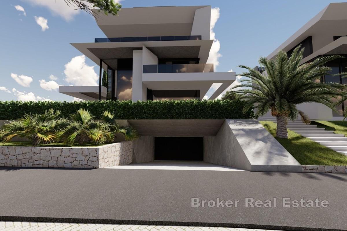 Moderno appartamento duplex con giardino e piscina