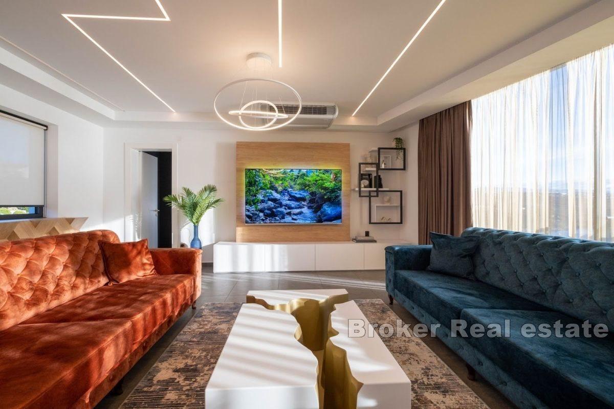 Luxus-Penthouse mit Meerblick