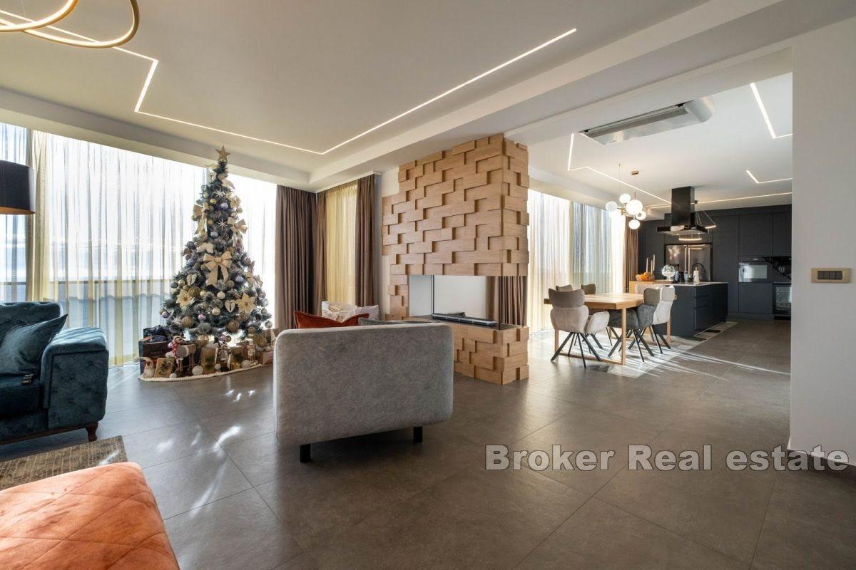 Luxus-Penthouse mit Meerblick