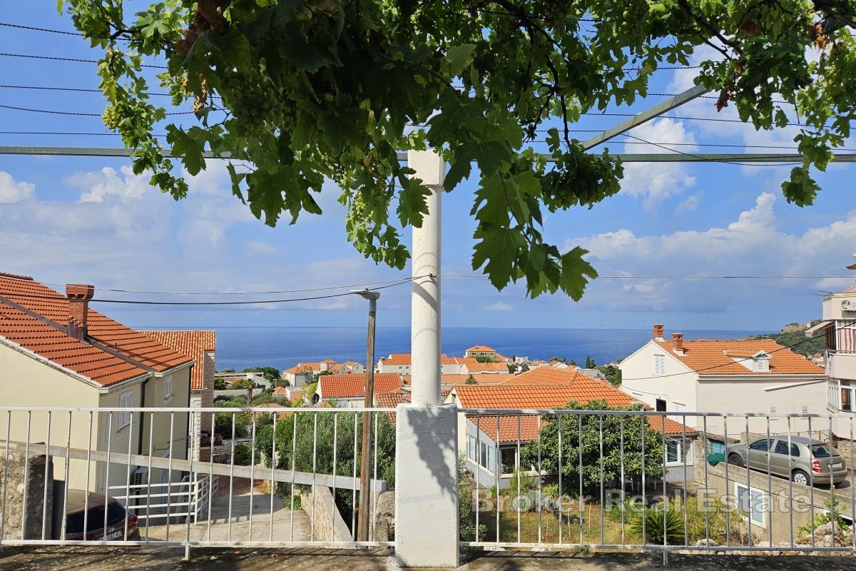 Palazzina con terrazza e giardino