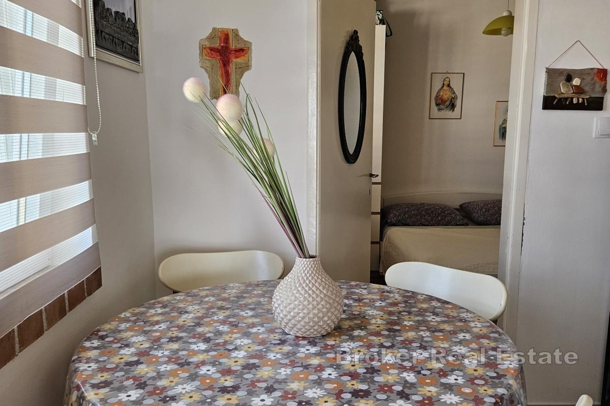 Palazzina con terrazza e giardino