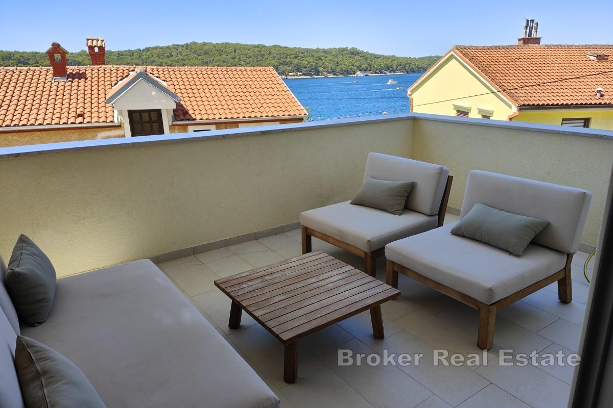 Appartamento con terrazza e vista mare