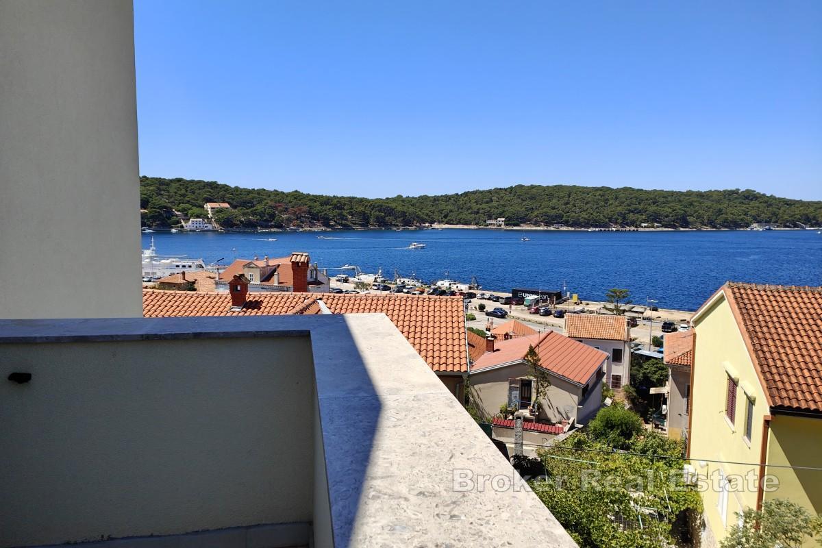 Appartamento con terrazza e vista mare