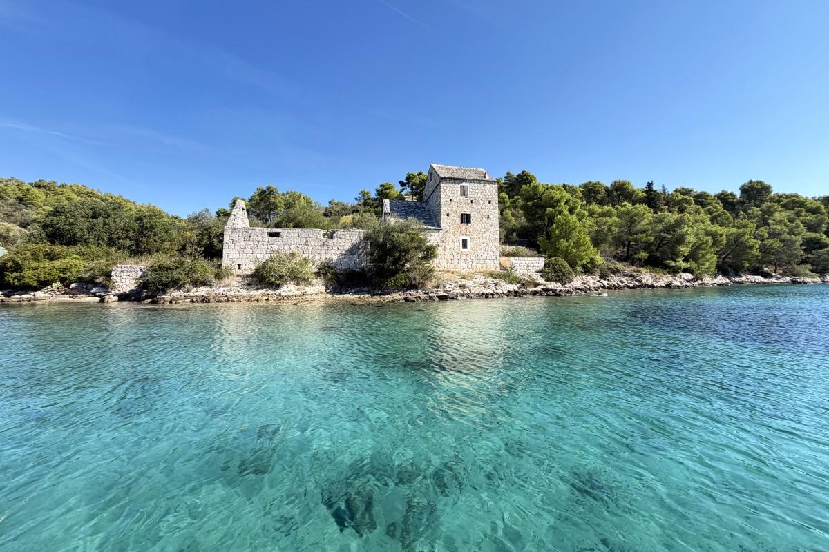Propriété unique en bord de mer