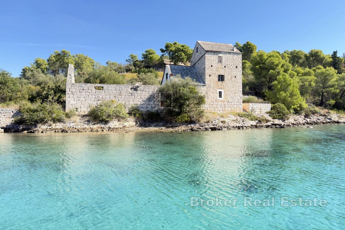Propriété unique en bord de mer
