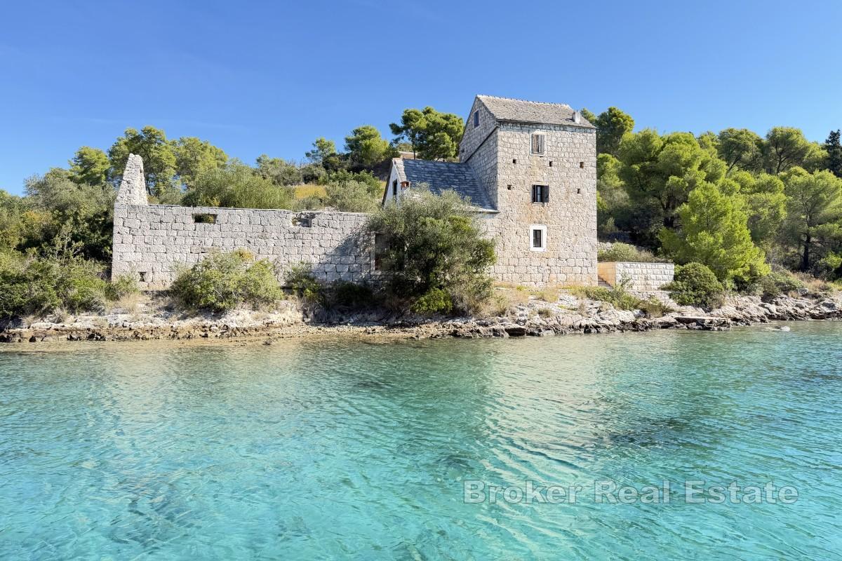 Propriété unique en bord de mer