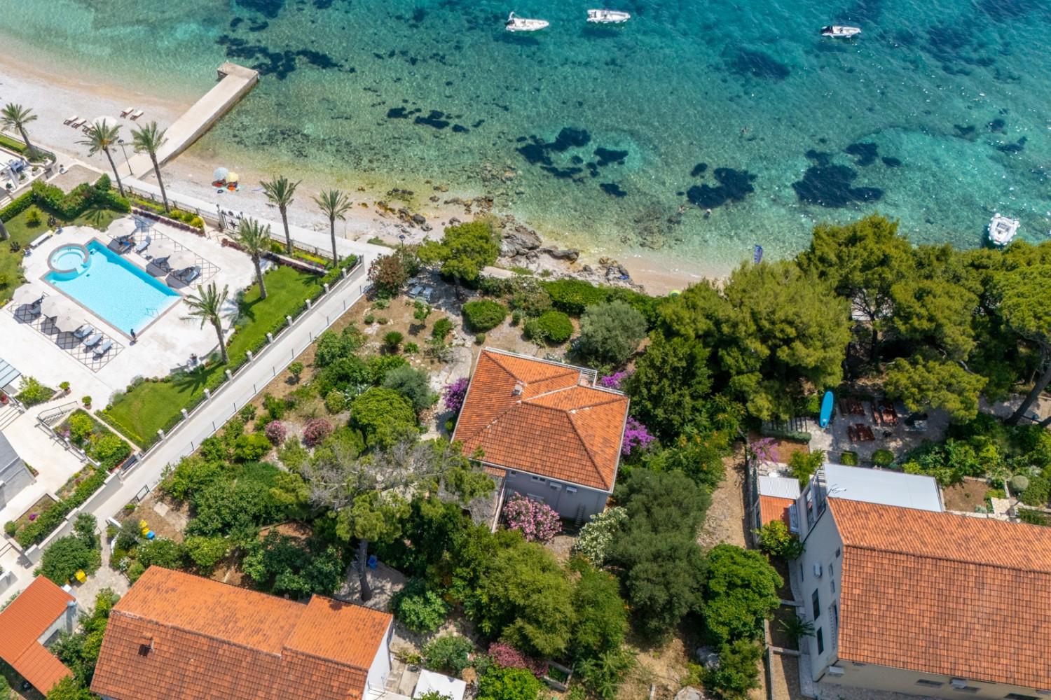 001-2011-106-peljesac-house-in-the-first-row-to-the-sea-for-sale