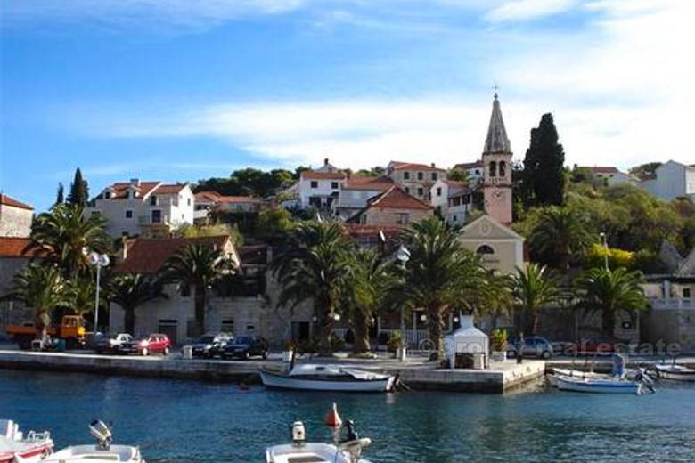 Building plot, second row to the sea
