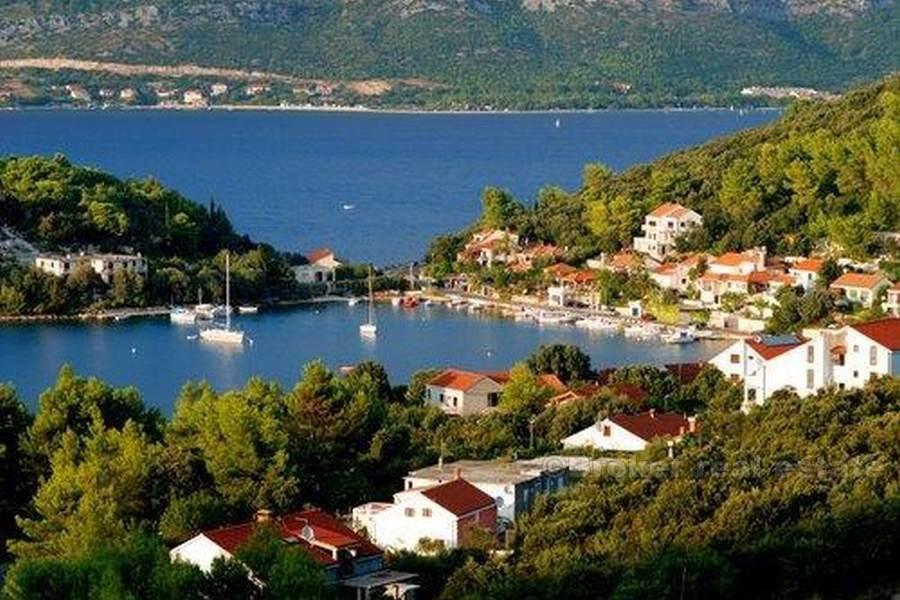Terrain à bâtir, à 65 mètres de la mer, à vendre
