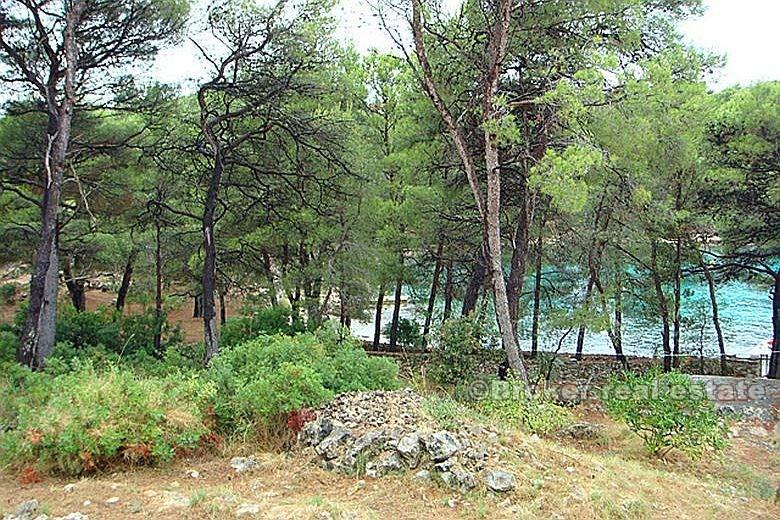 House / Villa, first row to the sea on a large building plot
