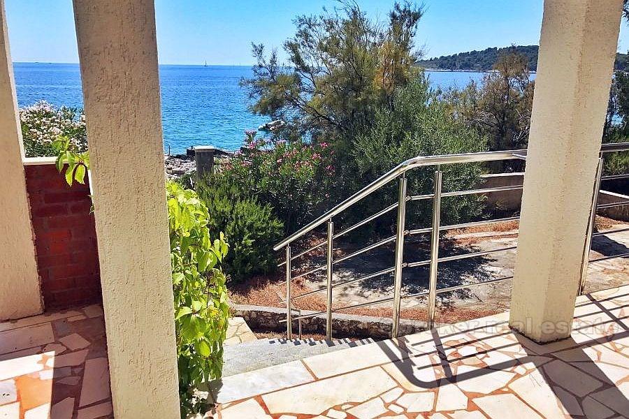 Maison / villa, première rangée de la mer à vendre