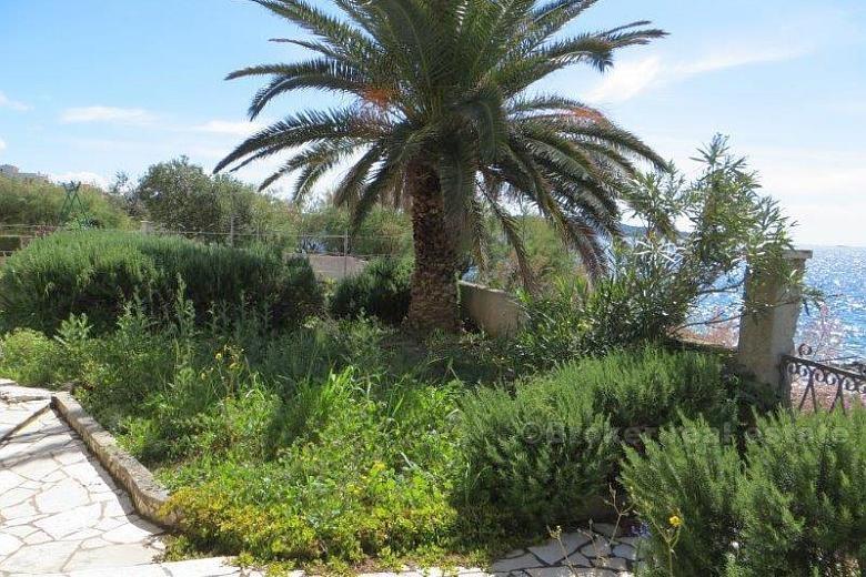 Maison / villa, première rangée de la mer à vendre