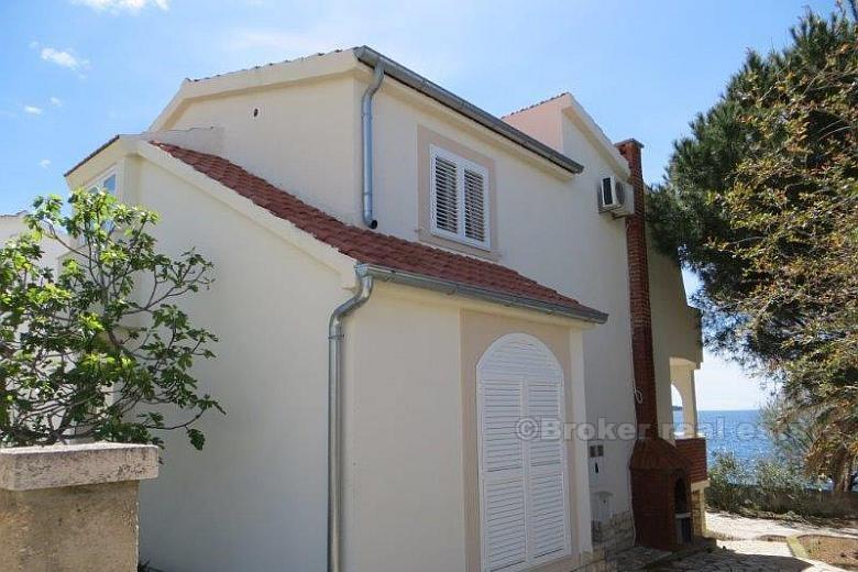 Maison / villa, première rangée de la mer à vendre