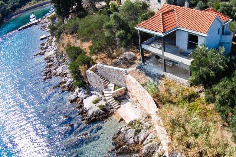 Maison / Villa première rangée de la mer, à vendre