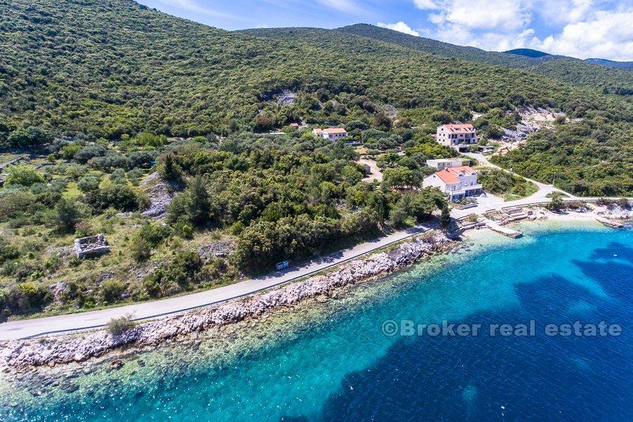 Terrain constructible au premier rang de la mer