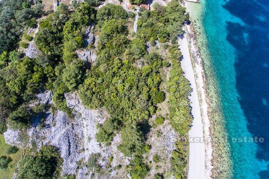 Terrain constructible au premier rang de la mer