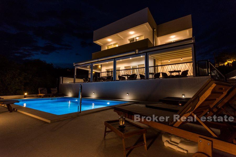 Luxusvilla mit Pool