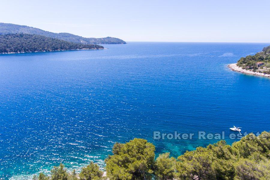 Beau terrain constructible en bord de mer