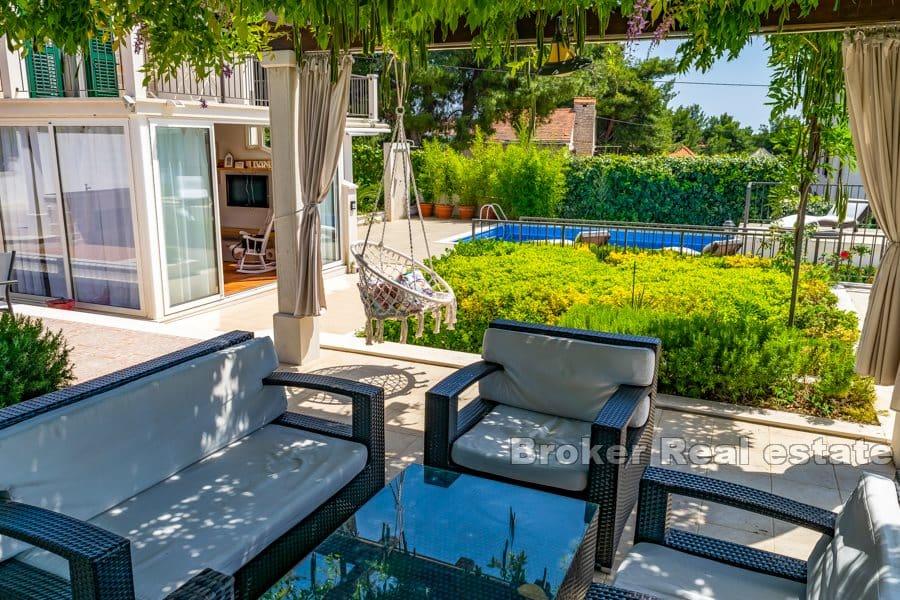 Villa con vista mare e piscina