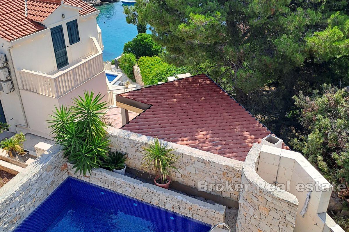 Eine wunderschöne Villa mit Panoramablick auf das Meer