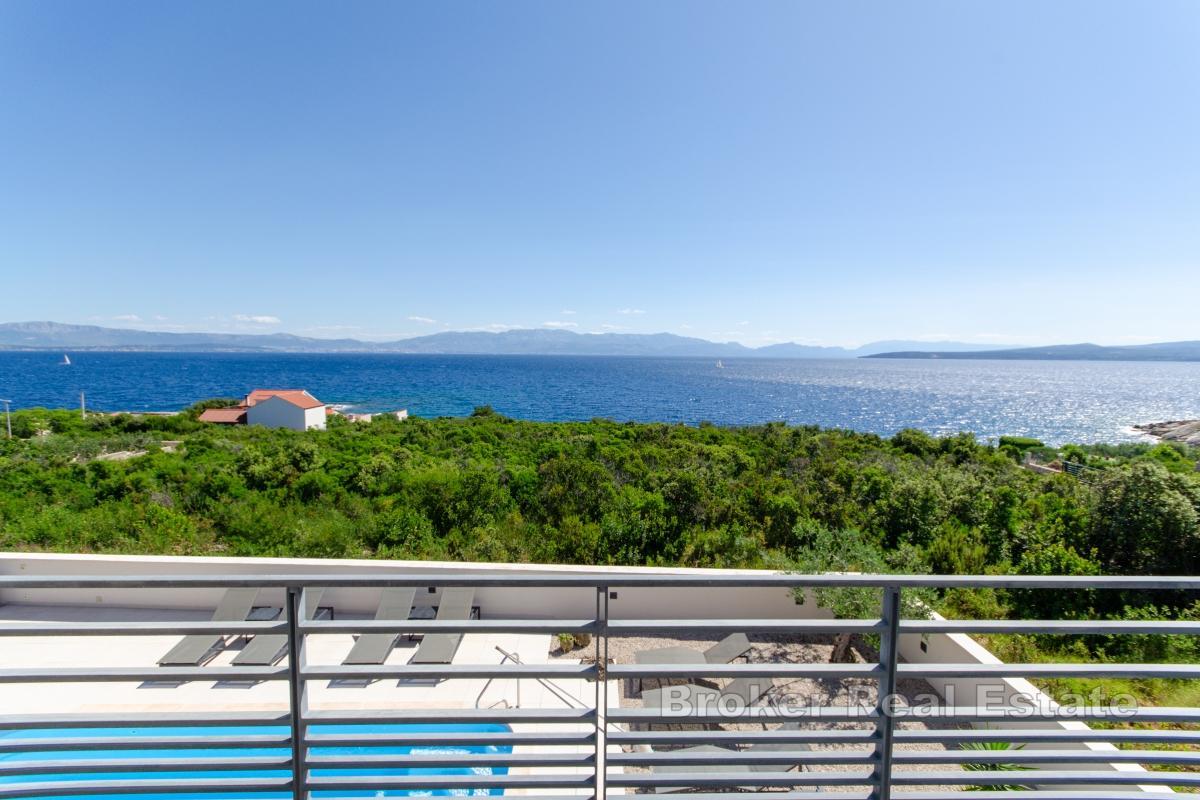 Luxuriöse und moderne Villa mit 4 Wohnungen