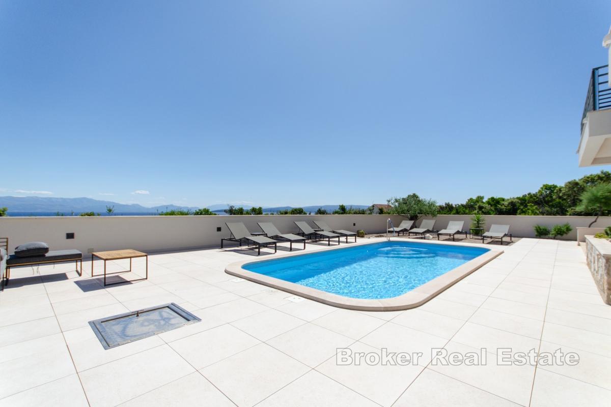 Luxuriöse und moderne Villa mit 4 Wohnungen
