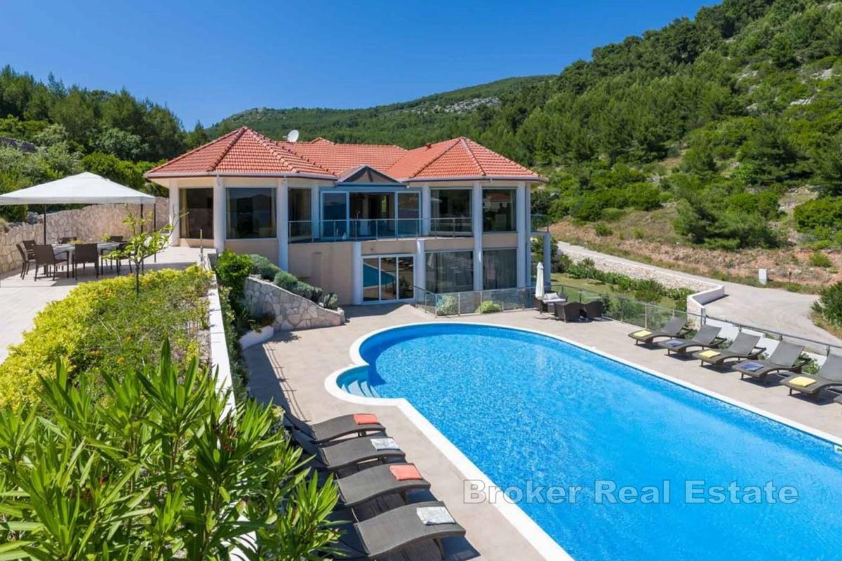 Luxusní vila u moře na jižním pobřeží Korčuly