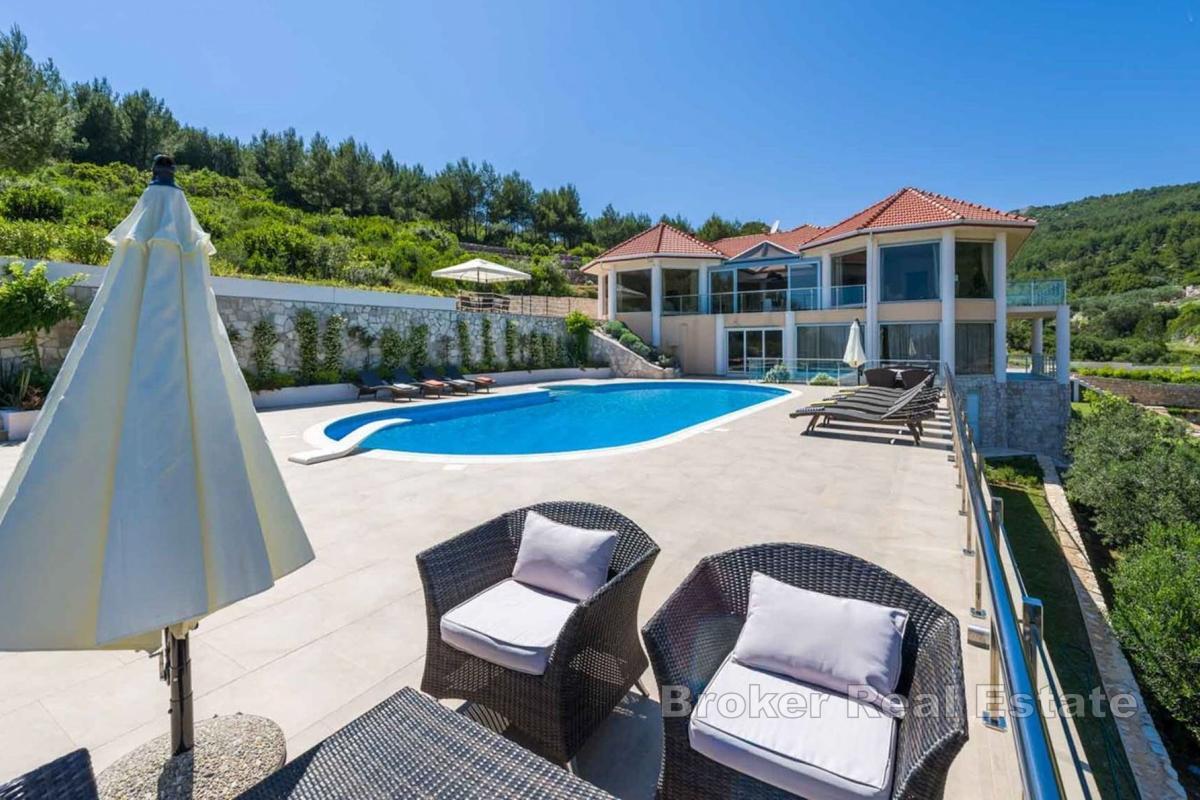 Luxusní vila u moře na jižním pobřeží Korčuly