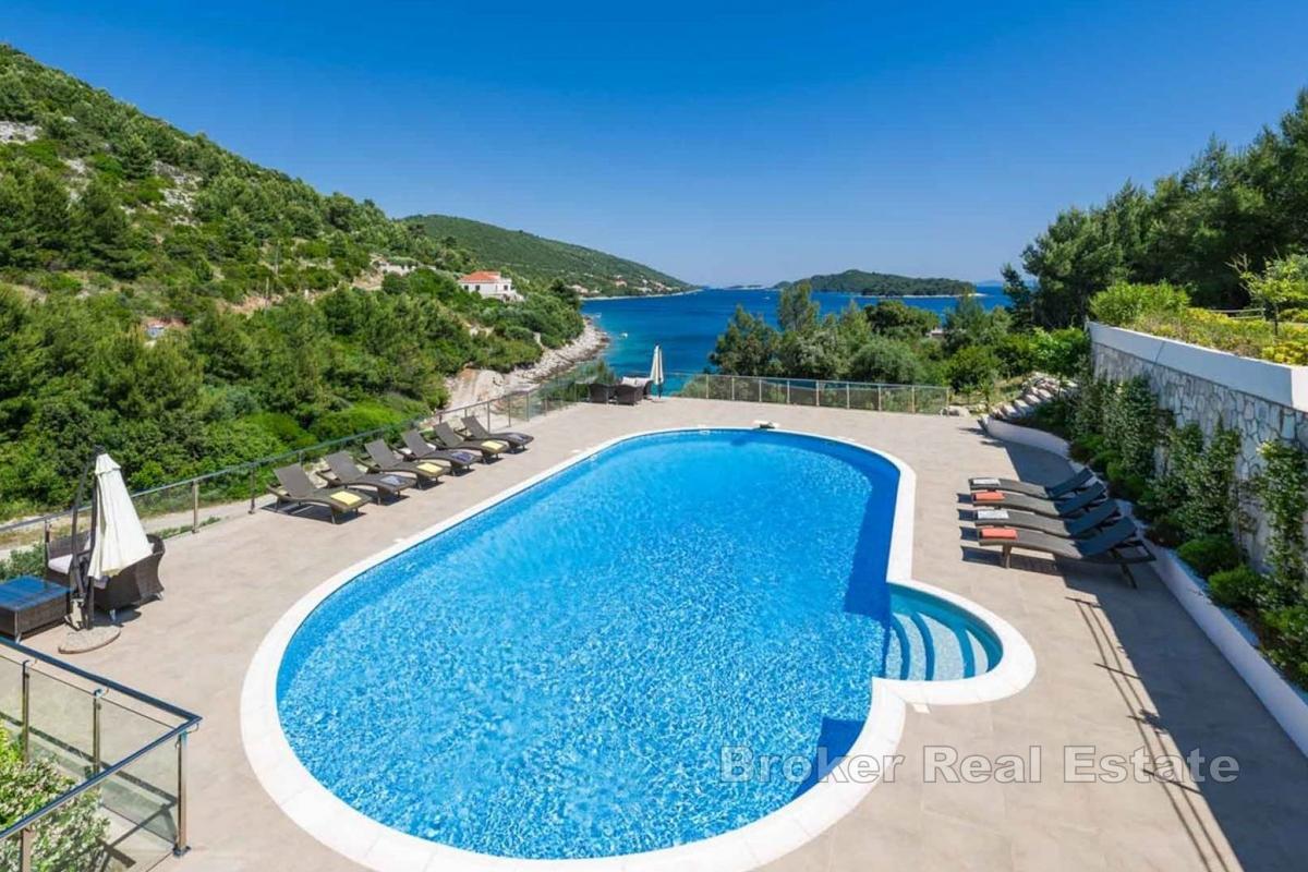 Luxusní vila u moře na jižním pobřeží Korčuly