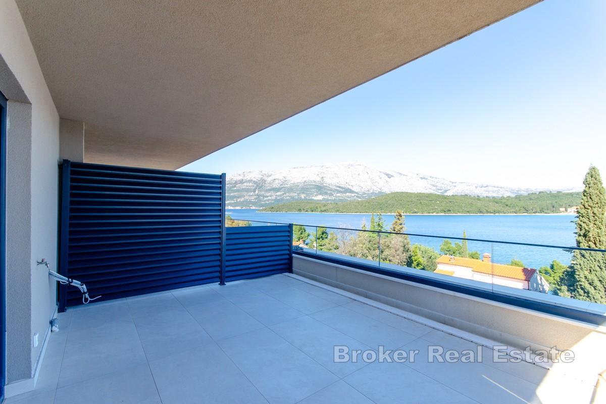 Appartamento duplex in un nuovo edificio con vista mare
