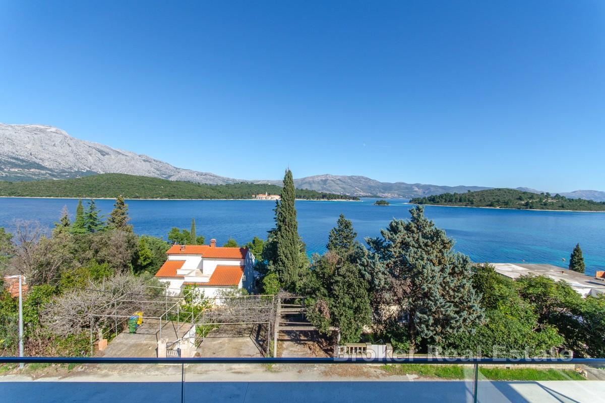Appartamento duplex in un nuovo edificio con vista mare