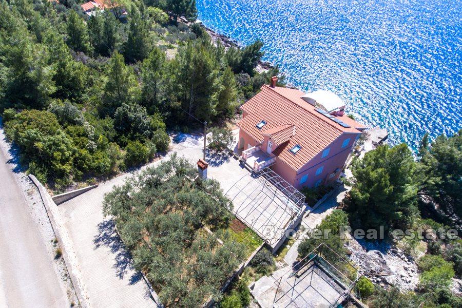 Samostojeća kuća uz more