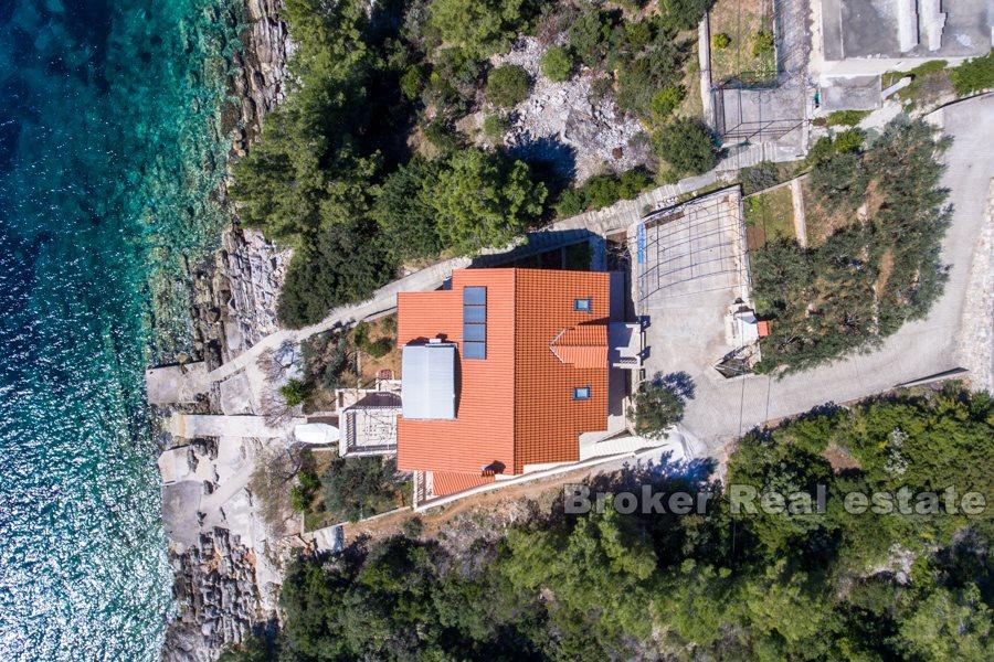 Samostojeća kuća uz more