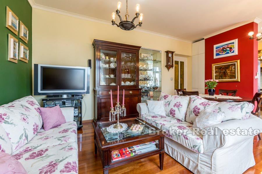 Luxuswohnung mit drei Schlafzimmern