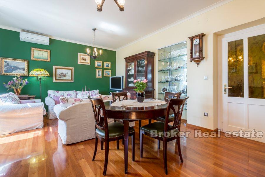 Luxuswohnung mit drei Schlafzimmern