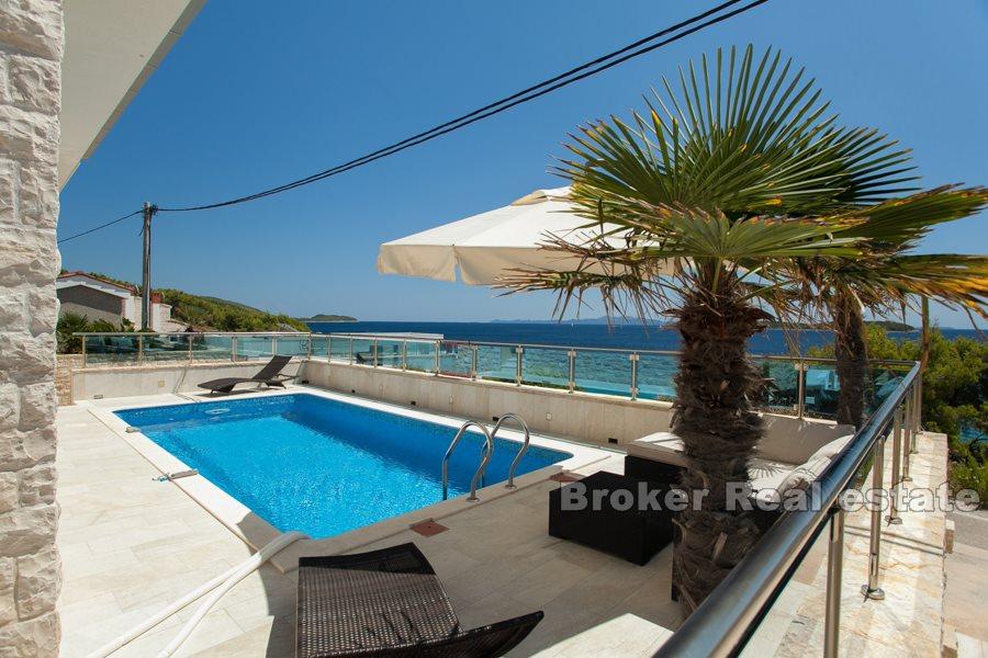 Luxusvilla mit Pool