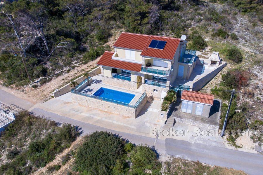 Luxusvilla mit Pool