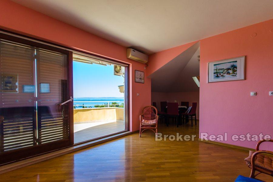 Three bedroom apartment with open sea view