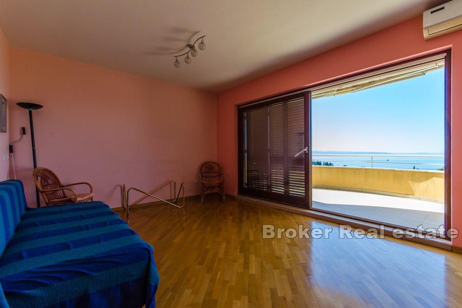 Three bedroom apartment with open sea view