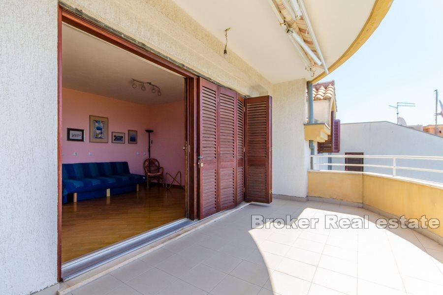 Three bedroom apartment with open sea view