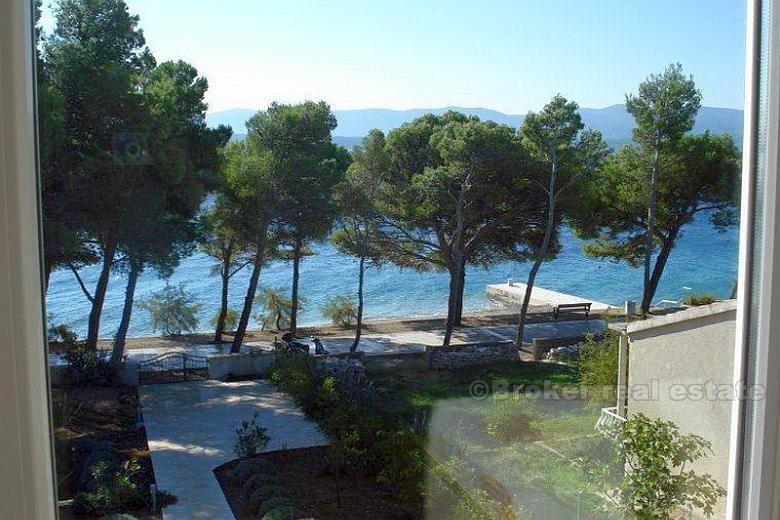 Maison / villa, première rangée de la mer, sur la promenade